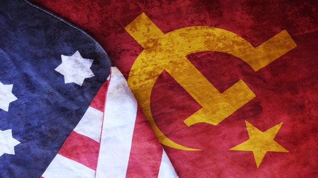 the US and USSR flags